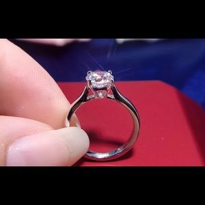 FINAL MARKDOWN. **FASHION RING** 2ct/18KWGP Solitaire